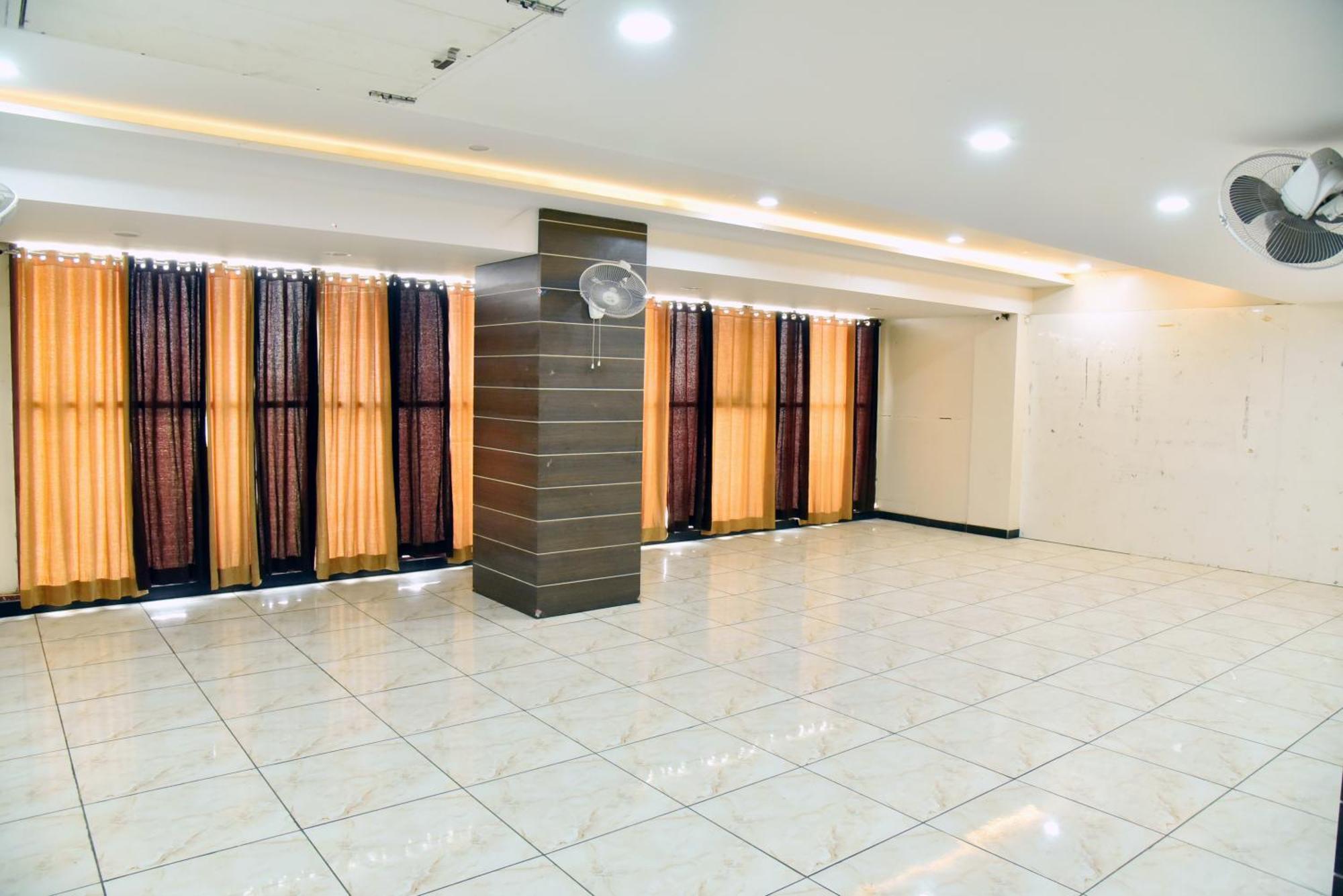 Hotel Midtown & Restaurant Jhunjhunu Экстерьер фото